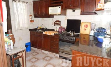Triplex en Venta en Quilmes Oeste