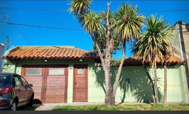 Casa en venta - 3 Dormitorios 3 Baños - Cochera - 550Mts2 - City Bell, La Plata