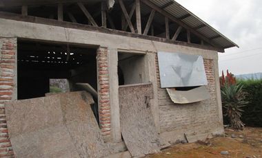 ¡¡¡BUEN SITIO SE VENDE!!! CON CASA SIN TERMINO DE CONSTRUCCIÓN