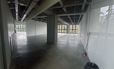 OFICINA PARA ARRIENDO EN ENVIGADO SECTOR LAS PALMAS