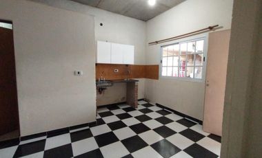 DEPTOS 2 AMBIENTES, COCINA COMEDOR, HABITACIÓN Y BAÑO.
