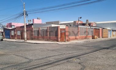 SE VENDE PROPIEDAD ESQUINA