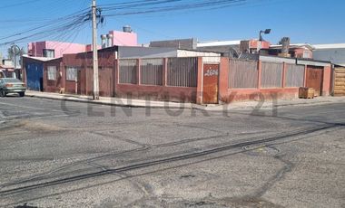 SE VENDE PROPIEDAD ESQUINA