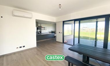 Moderna casa a la venta en el Barrio Vistas. de Puertos, Escobar