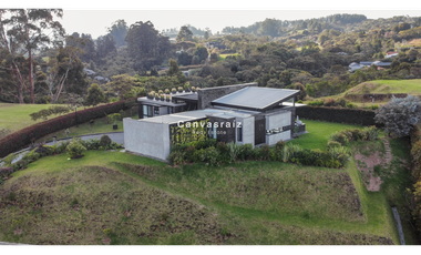 Venta de Casa Campestre en Unidad Cerrada Envigado