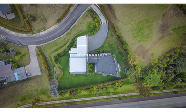 Venta de Casa Campestre en Unidad Cerrada Envigado