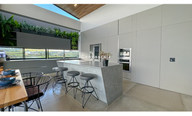 Venta de Casa Campestre en Unidad Cerrada Envigado