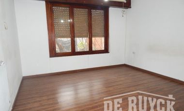 Departamento Tipo Casa en venta en Quilmes Oeste