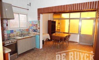 Departamento Tipo Casa en venta en Quilmes Oeste