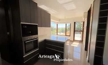 Casa en arriendo cond.Casas Hacienda, Chicureo Oriente,5 dor