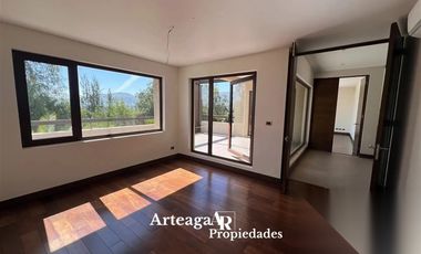Casa en arriendo cond.Casas Hacienda, Chicureo Oriente,5 dor