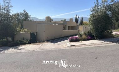 Casa en arriendo cond.Casas Hacienda, Chicureo Oriente,5 dor