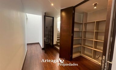 Casa en arriendo cond.Casas Hacienda, Chicureo Oriente,5 dor