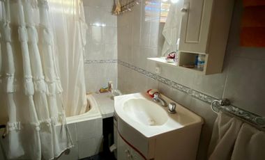 Propiedad ubicada a 700 metros de la Avenida Tomás Espora.