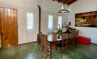 Propiedad ubicada a 700 metros de la Avenida Tomás Espora.