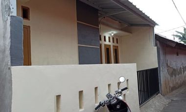 Rumah 1 lantai masuk motor di jagakarsa