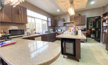 Venta de Casa en Altos de Panama (TPJ)