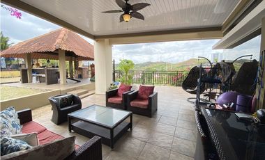 Venta de Casa en Altos de Panama (TPJ)