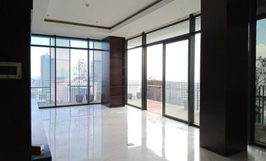 For Rent 3BR Apartment with Wide Balcony and City View at Senopati Suites