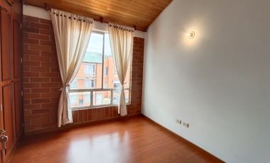 casa en arriendo en portales del norte. Cod A5074