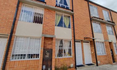 casa en arriendo en portales del norte. Cod A5074