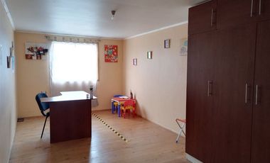 Casa en Venta Graneros 6 D + 3 B en Excelente Barrio