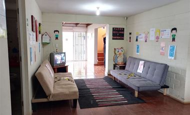 Casa en Venta Graneros 6 D + 3 B en Excelente Barrio