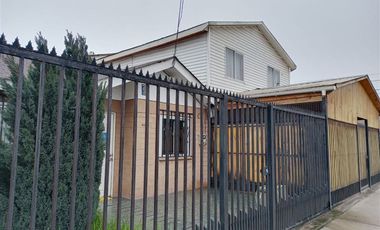 Casa en Venta Graneros 6 D + 3 B en Excelente Barrio