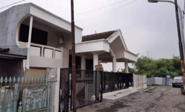 Rumah 2 Lantai Pondok Manggala Balas Klumprik Wiyung Surabaya