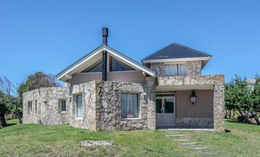 En Cariló | Confortable casa La marina