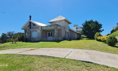 En Cariló | Confortable casa La marina