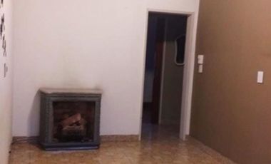 ALQUILER CASA PH DE 4 AMBIENTES CON PATIO
