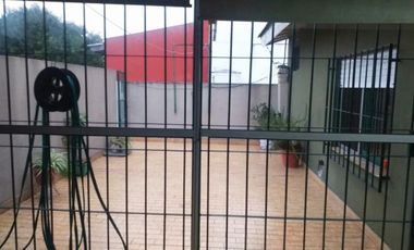 ALQUILER CASA PH DE 4 AMBIENTES CON PATIO