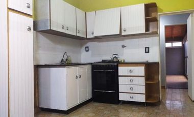 ALQUILER CASA PH DE 4 AMBIENTES CON PATIO