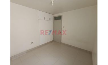 🔰Depa En Venta 📌Sta Maria Del Pinar 🎯Calle Las Diamelas Mz. E #21 ✅Primer Piso ➕Cochera 🚗