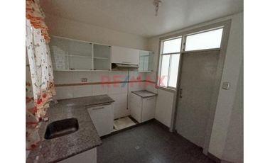 🔰Depa En Venta 📌Sta Maria Del Pinar 🎯Calle Las Diamelas Mz. E #21 ✅Primer Piso ➕Cochera 🚗