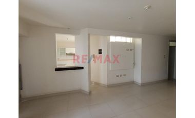 🔰Depa En Venta 📌Sta Maria Del Pinar 🎯Calle Las Diamelas Mz. E #21 ✅Primer Piso ➕Cochera 🚗