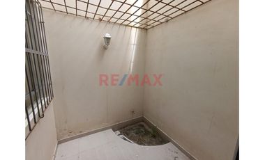 🔰Depa En Venta 📌Sta Maria Del Pinar 🎯Calle Las Diamelas Mz. E #21 ✅Primer Piso ➕Cochera 🚗