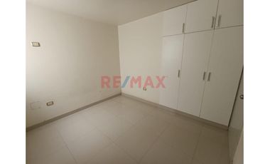 🔰Depa En Venta 📌Sta Maria Del Pinar 🎯Calle Las Diamelas Mz. E #21 ✅Primer Piso ➕Cochera 🚗