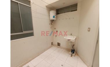 🔰Depa En Venta 📌Sta Maria Del Pinar 🎯Calle Las Diamelas Mz. E #21 ✅Primer Piso ➕Cochera 🚗