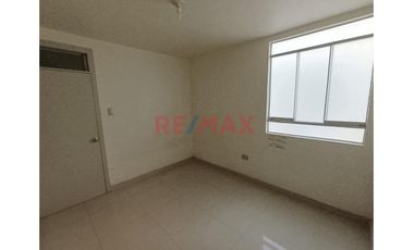 🔰Depa En Venta 📌Sta Maria Del Pinar 🎯Calle Las Diamelas Mz. E #21 ✅Primer Piso ➕Cochera 🚗