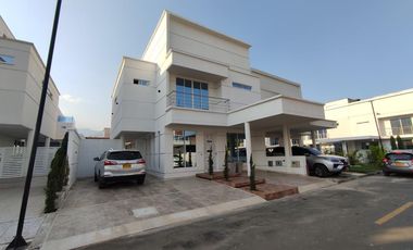 casa condominio en venta en las mercedes. Cod V1339