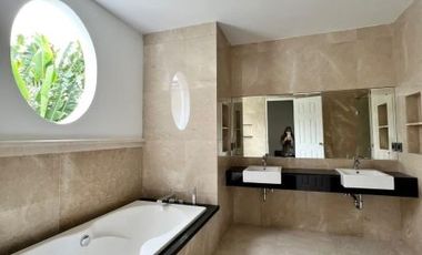 DIJUAL RUMAH MEWAH di Jl KEMANG, JAKARTA SELATAN (NEW RENOVATED)