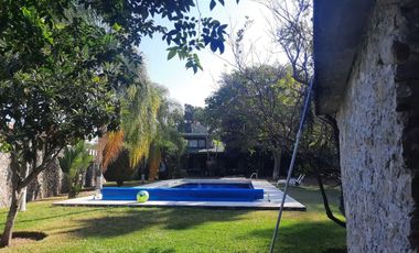 VENTA DE CASA CON ALBERCA EN MORELOS