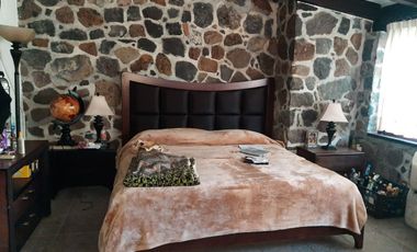 VENTA DE CASA CON ALBERCA EN MORELOS