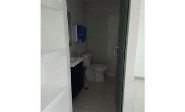 Se Alquilan 3 Oficinas  Cinta Costera Amobladas desde 22 Mts $750.oo