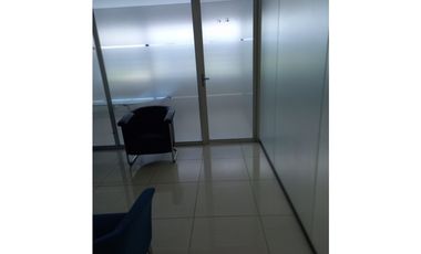 Se Alquilan 3 Oficinas  Cinta Costera Amobladas desde 22 Mts $750.oo
