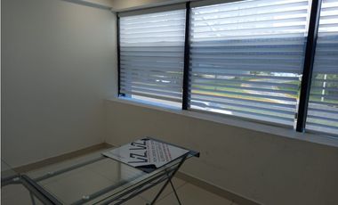 Se Alquilan 3 Oficinas  Cinta Costera Amobladas desde 22 Mts $750.oo