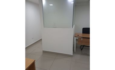 Se Alquilan 3 Oficinas  Cinta Costera Amobladas desde 22 Mts $750.oo