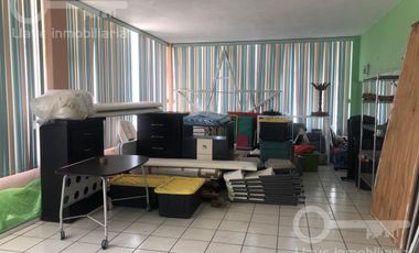 Venta de Edificio Comercial o Renta de Locales y Oficinas en esquina de Calle Altamirano, Col. Playa Sol. Coatzacoalcos, Ver.
